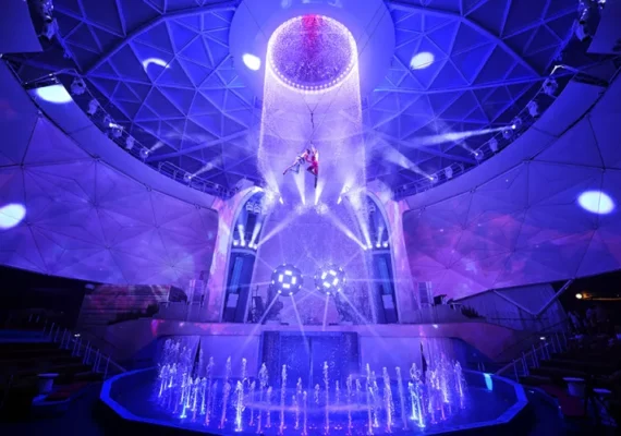 Лайнер «Legend of the Seas»